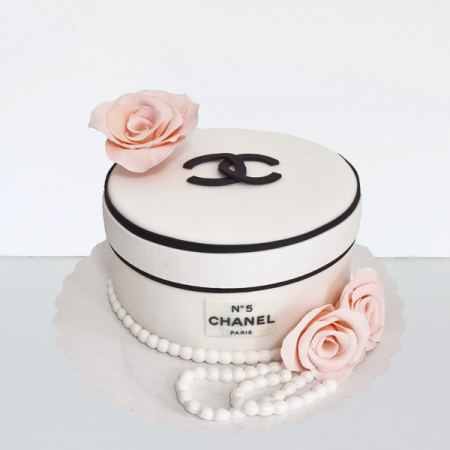 Torturi in pasta de zahar pentru fetite - Tort Chanel