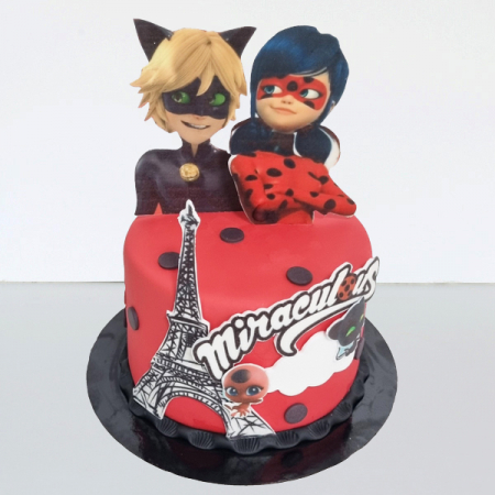 Torturi in pasta de zahar pentru fetite - Tort cu Miraculous si turn Eiffel