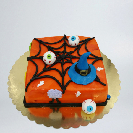 Torturi in pasta de zahar pentru baietei - Tort Halloween cu ochi si palarie