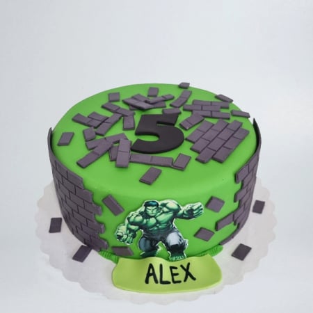 Torturi in pasta de zahar pentru baietei - Tort Hulk 2d