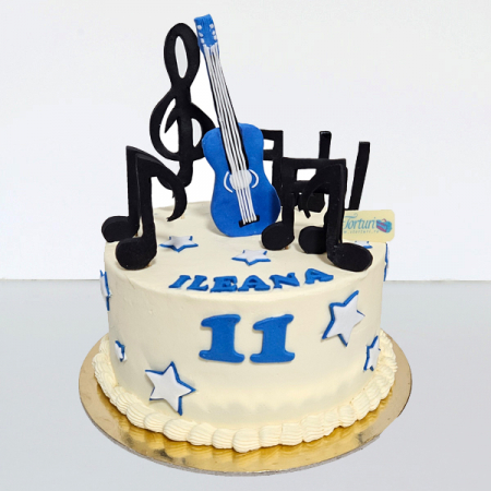 Torturi in frosting- crema pentru baieti - Tort in frosting cu chitara si note muzicale