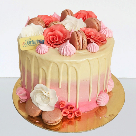 Torturi in frosting- crema - Tort in frosting trandafiri si macarons