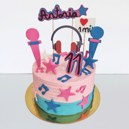 Torturi in frosting- crema - Tort in frosting microfoane si casti