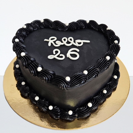 Torturi copii - Tort in frosting inima neagra cu sidef