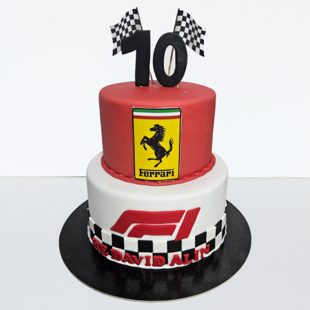 Torturi in pasta de zahar pentru baietei - Tort Ferrari si cifra 10