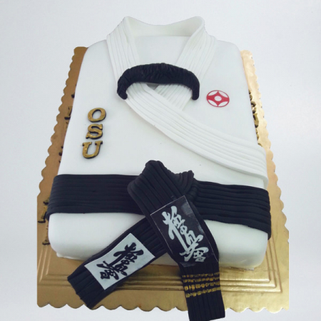 Torturi in pasta de zahar pentru fetite - Tort Kimono