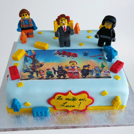 Torturi in pasta de zahar pentru baietei - Tort Lego constructori si poza