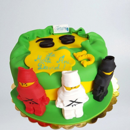 Torturi in pasta de zahar pentru fetite - Tort Lego Ninjago 3 personaje