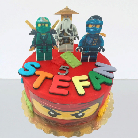 Torturi in pasta de zahar pentru baietei - Tort lego Ninjago cu figurine 2D