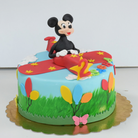 Torturi in pasta de zahar pentru baietei - Tort Mickey Mouse in avion