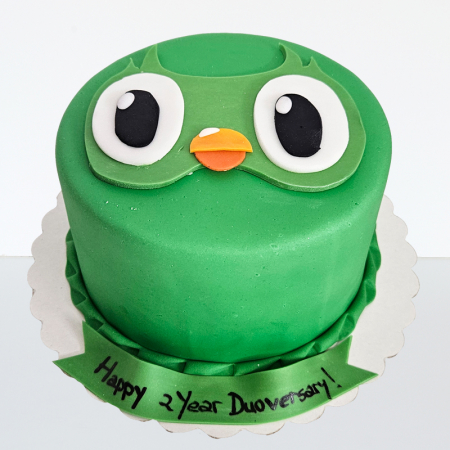 Torturi in pasta de zahar pentru fetite - Tort Duolingo