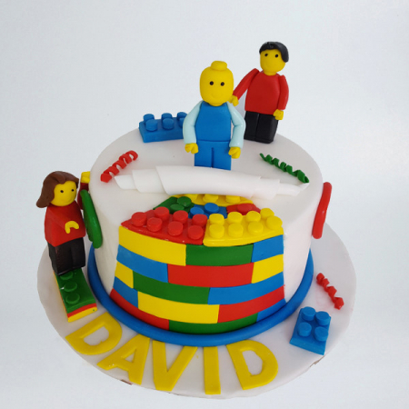Torturi in pasta de zahar pentru baietei - Tort omuletii Lego