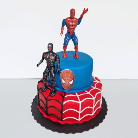Torturi in pasta de zahar pentru baietei - Tort Spiderman cu etaj- papusele de plastic