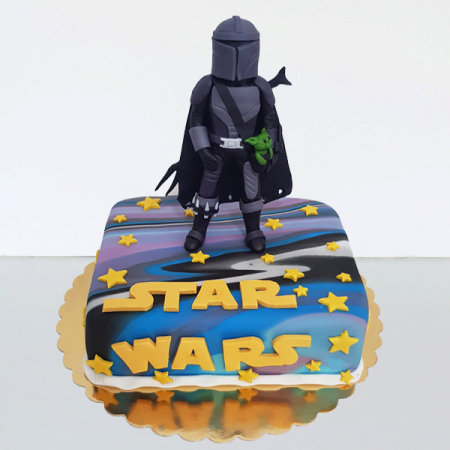Torturi in pasta de zahar pentru baietei - Tort Star Wars cu Mandalorian
