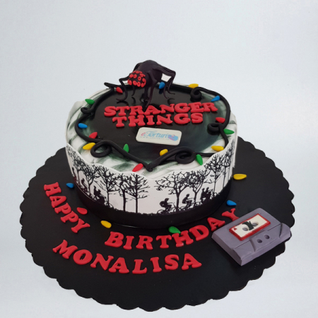 Torturi in pasta de zahar pentru fetite - Tort Stranger Things