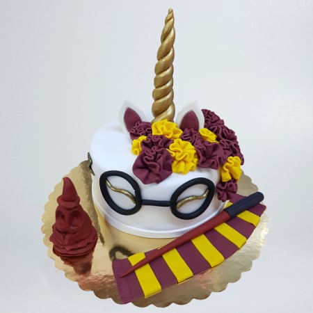 Torturi in pasta de zahar pentru baietei - Tort Unicorn Harry Potter