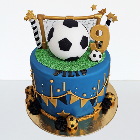 Torturi in pasta de zahar pentru baietei - Tort cu minge fotbal si cifra 9