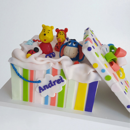 Torturi in pasta de zahar pentru fetite - Winnie, Tigrila, Magarusul in cutie de cadou