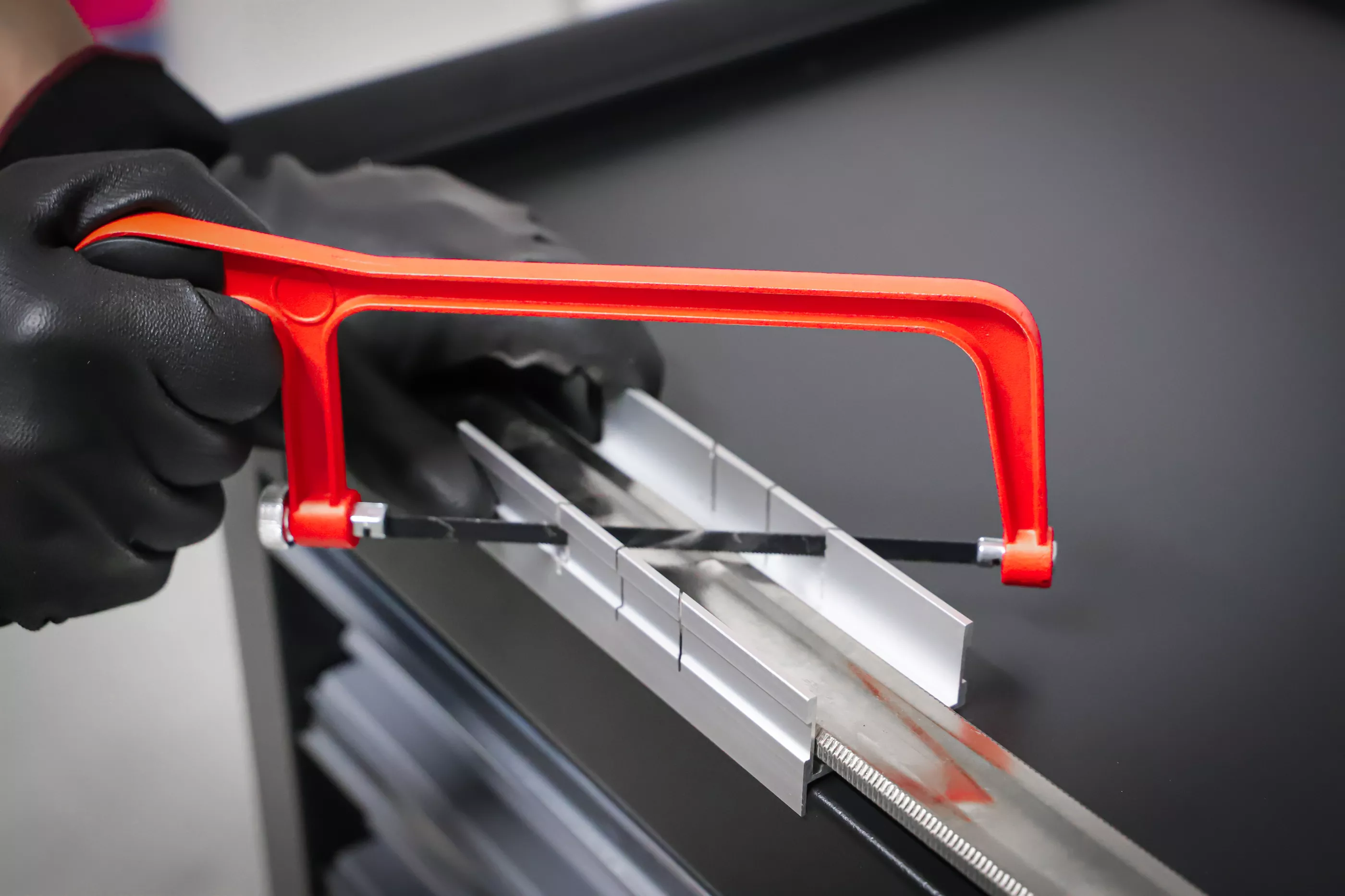 Ferastrau pentru metale din aluminiu | incl. cutie-suport taiere si panza | 150 mm [5]