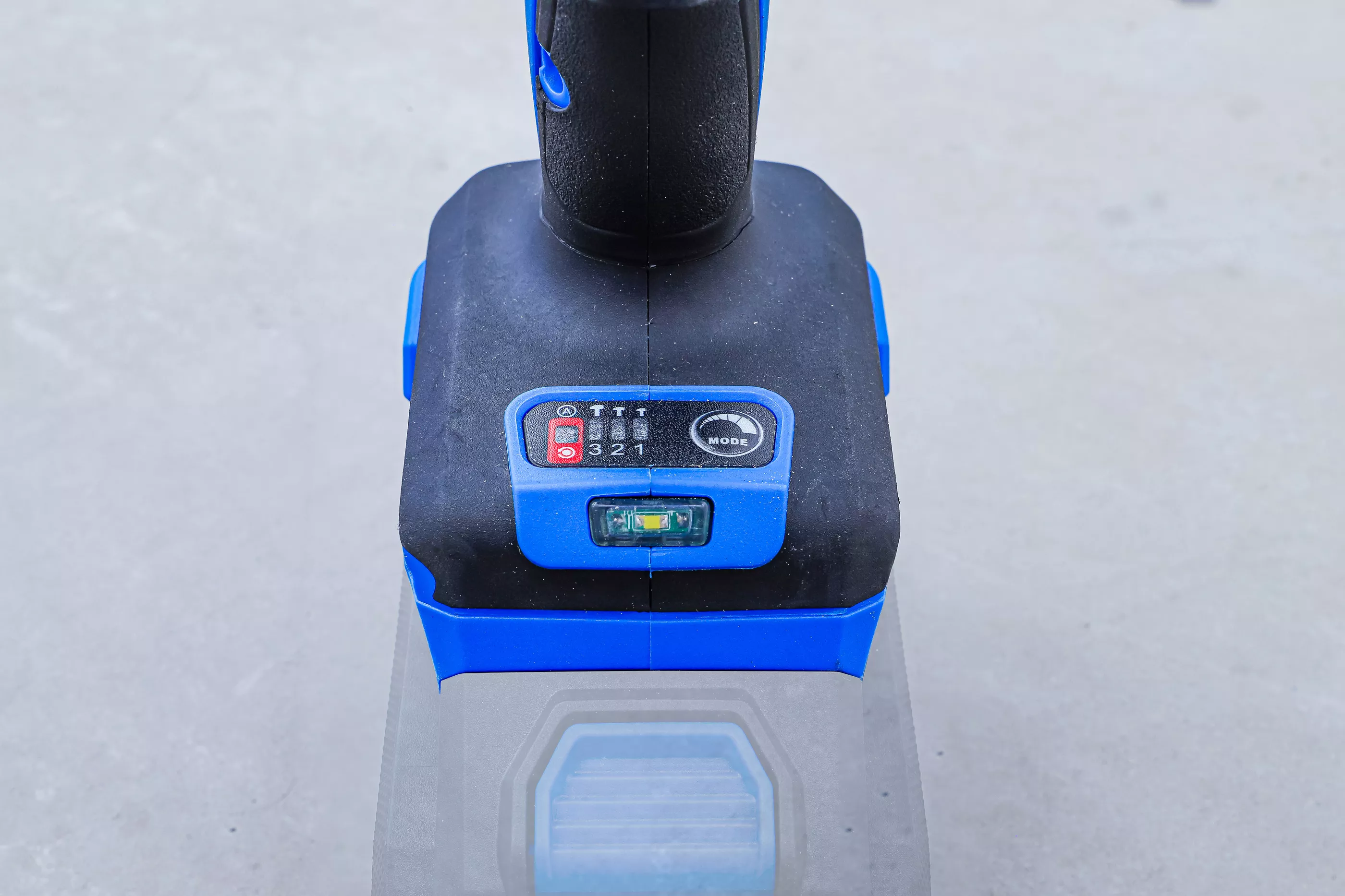 surubelnita cu impact cu acumulator | fara perii | 12,5 mm (1/2") | 550 Nm | 18 V | fara acumulator [4]
