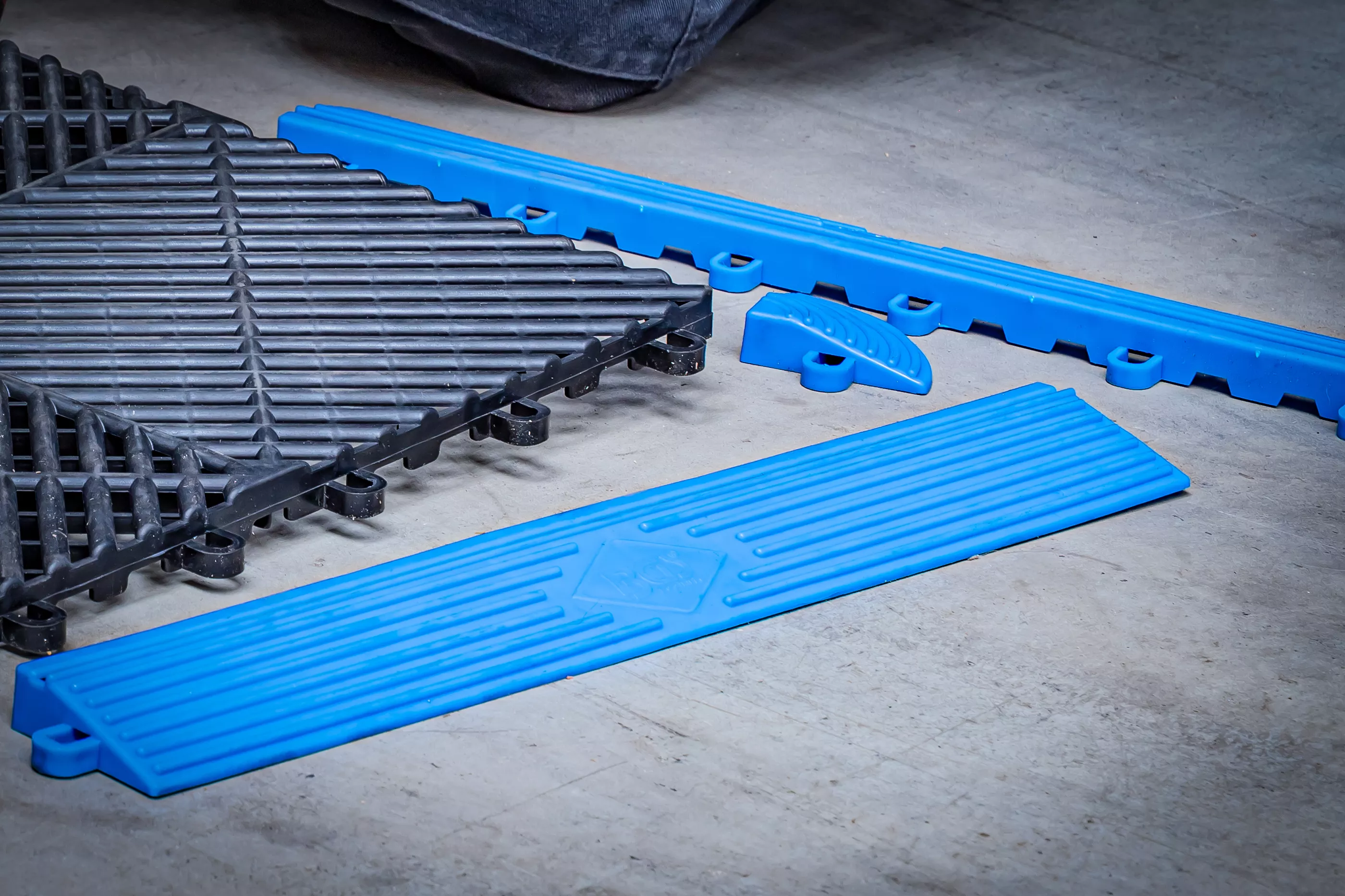 Set elemente marginale pentru gresie din plastic | sistem de clic | 400 x 55 x 15 mm | 10 piese [2]