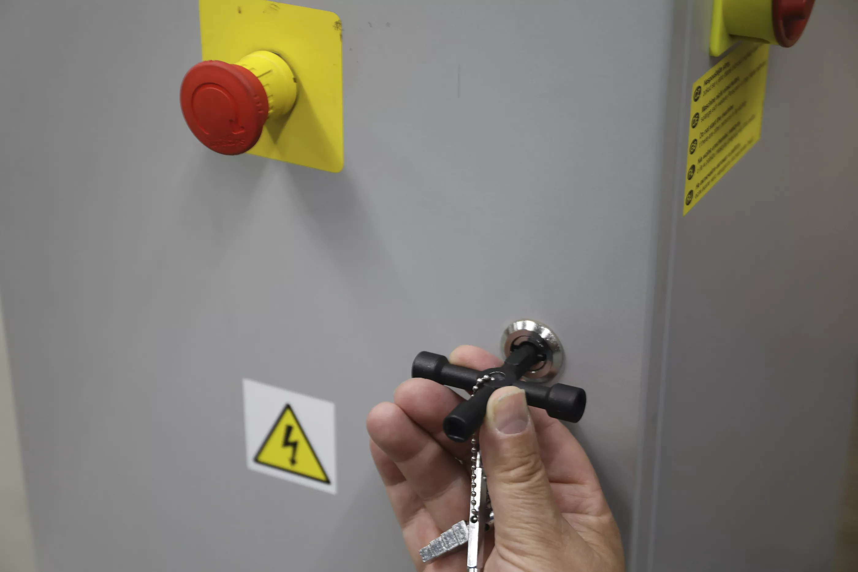Cheie universala dulap conexiuni [3]