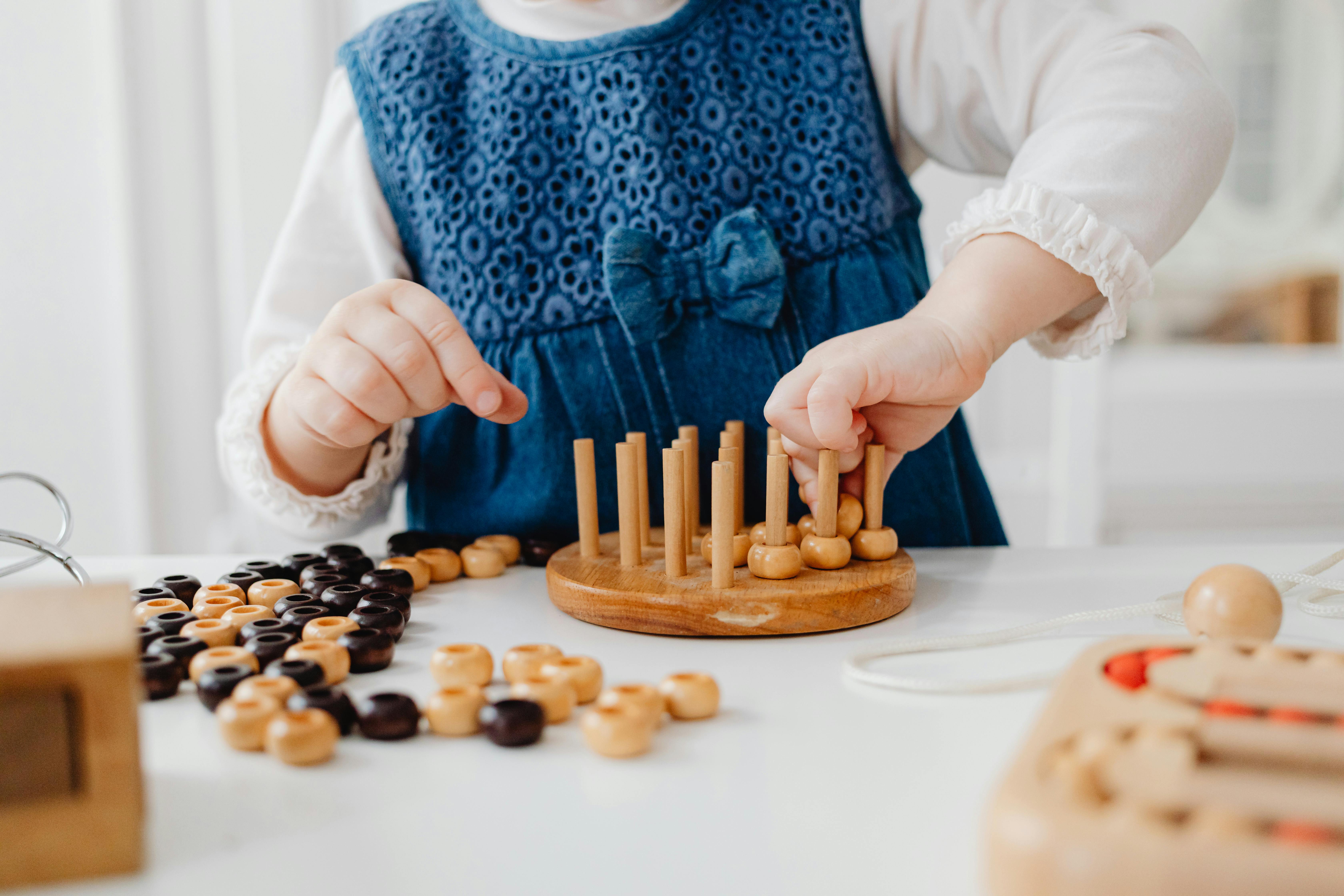 Jucării educative care dezvoltă inteligența și creativitatea copilului tău