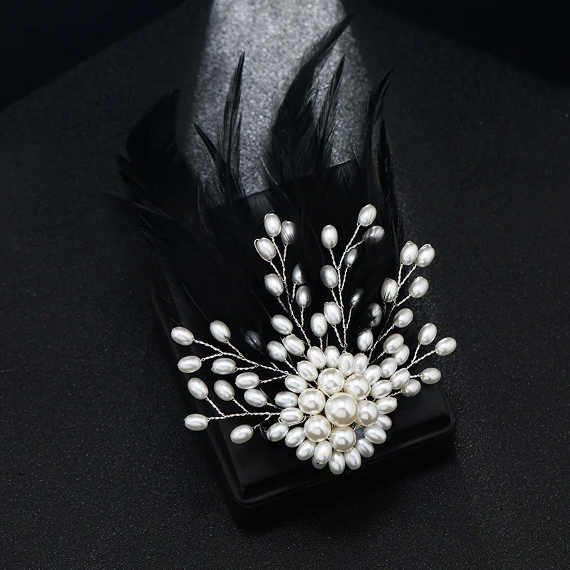 Broșele - accesorii clasice și elegante mereu la modă