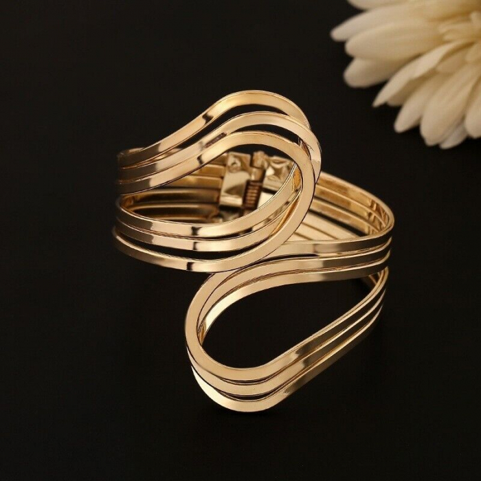 Brățară Emilie, aurie, lată, reglabilă, cu model geometric [4]