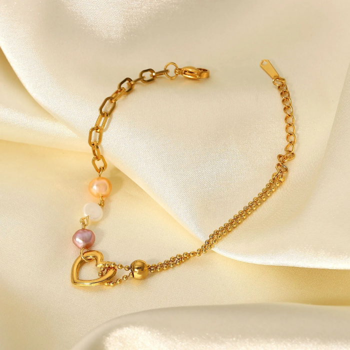 Brățară Anika, aurie, din oțel inoxidabil, placată cu aur 18K și decorată cu perle - Colecția Universe of Pearls [4]