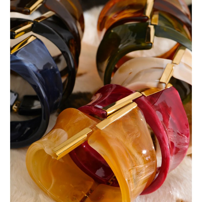 Brățară lată Ruth, din material acrilic și inox placat cu aur 18K [2]