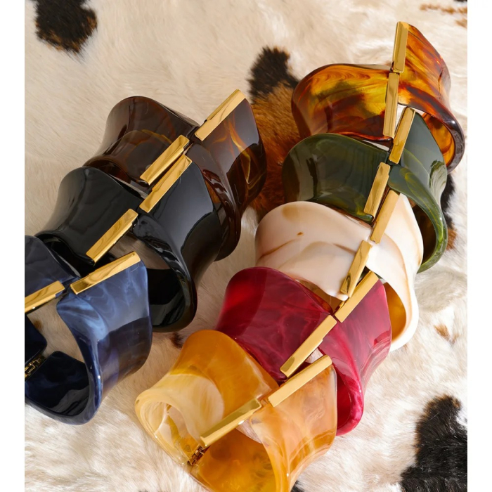 Brățară lată Ruth, din material acrilic și inox placat cu aur 18K [3]