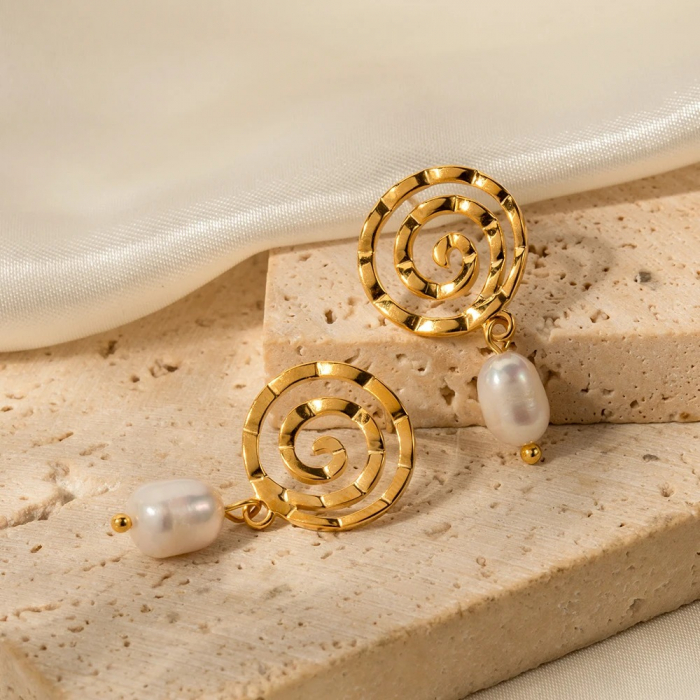 Cercei Lisa, aurii, cu model spirală, din oțel inoxidabil și perle naturale de cultură, placați cu aur 18K - Colecția Universe of Pearls [3]