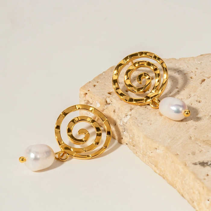 Cercei Lisa, aurii, cu model spirală, din oțel inoxidabil și perle naturale de cultură, placați cu aur 18K - Colecția Universe of Pearls [2]