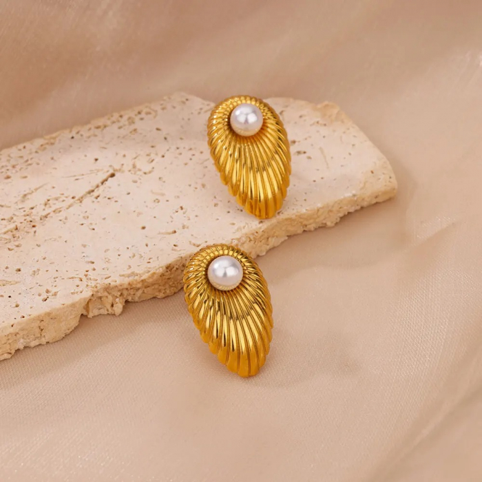 Cercei Madge, aurii, cu perle, din oțel inoxidabil placat cu aur 18K - Colecția Universe of Pearls [3]