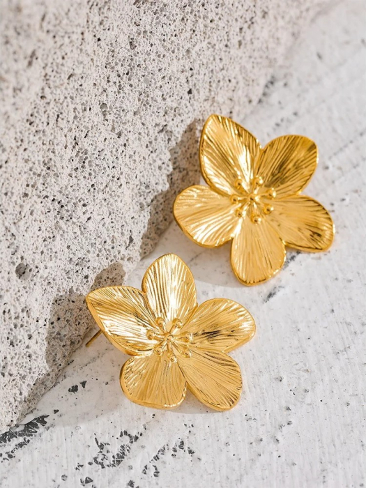 Janna earrings, golden, flower-shaped, 18K gold plated, stainless steel - Floral Paradise Collection [2]