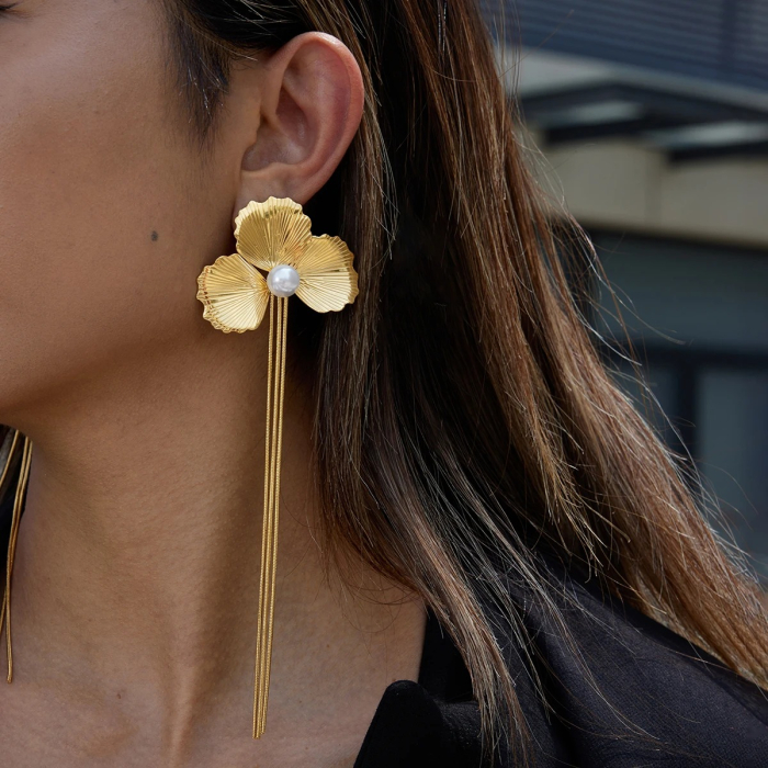 Cercei Ilithya, aurii, lungi, cu perle și model floral, din oțel inoxidabil [5]