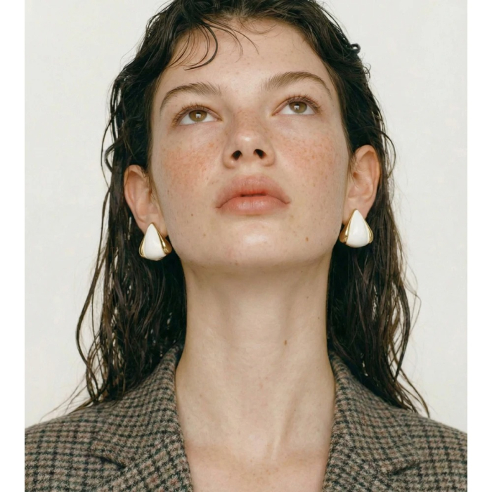 Lois earrings, black with gold, retro, made of 18K gold-plated stainless steel [3]