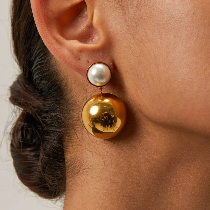 Cercei Esmeralda, aurii, rotunzi, cu perle, din oțel inoxidabil placat cu aur 18K - Colecția Universe of Pearls [3]