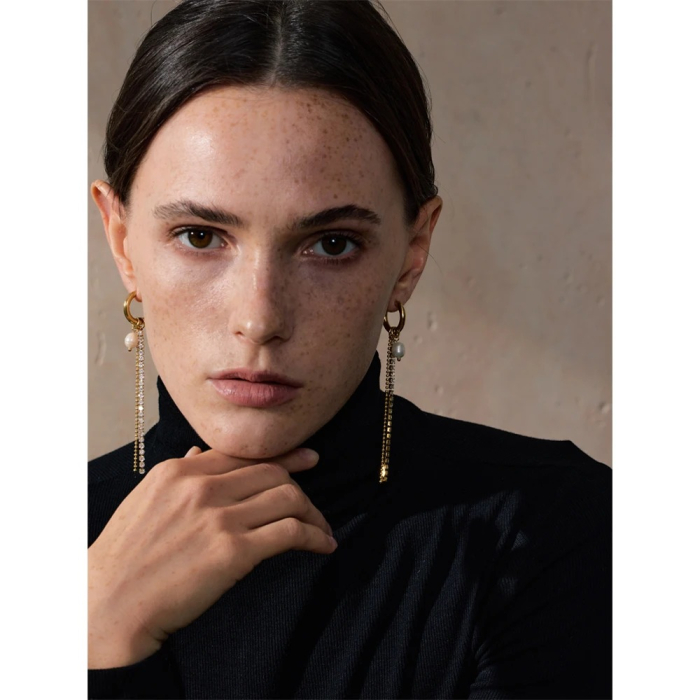 Mara long gold earrings, with pearls and cubic zirconia, made of 18K gold-plated stainless steel [3]