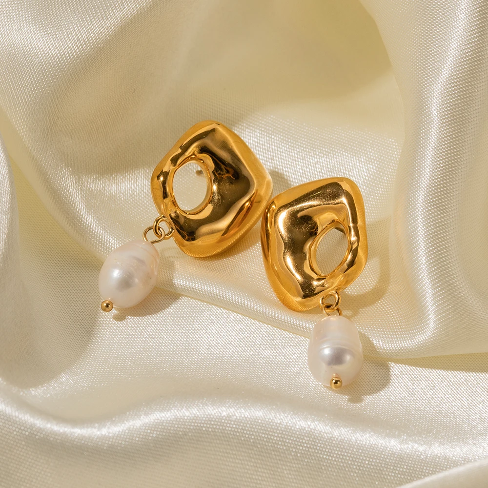 Cercei Lorelei, aurii, cu model abstract, din oțel inoxidabil și perle naturale de cultură, placați cu aur 18K - Colecția Universe of Pearls [7]