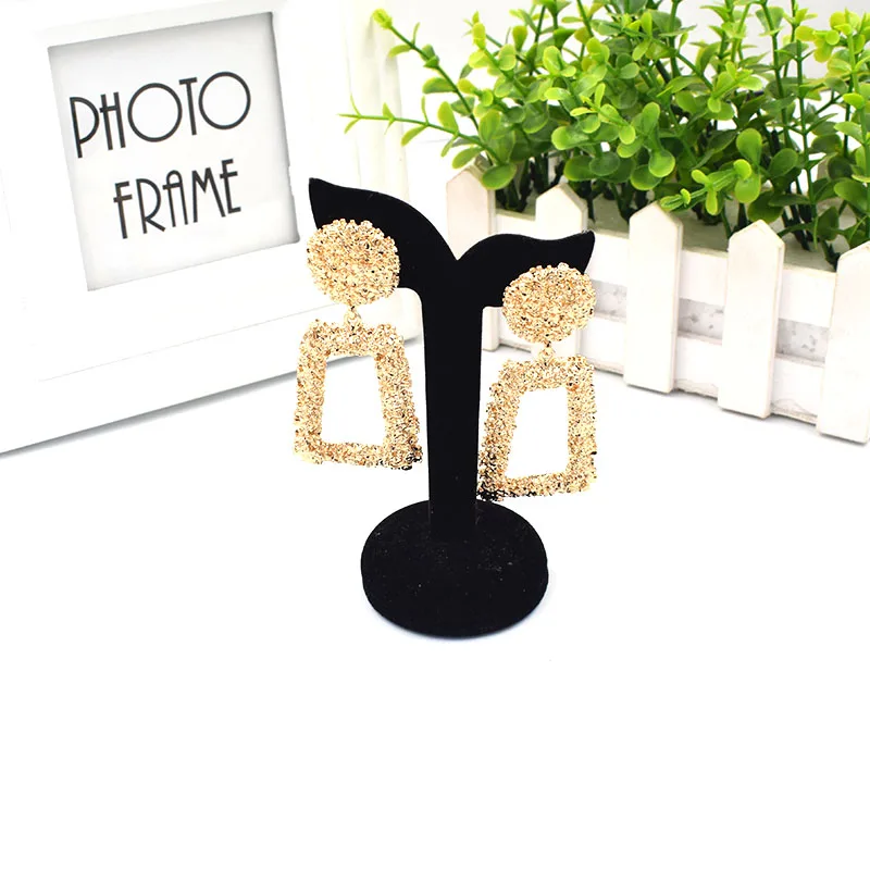 Cercei cu clips Raquel, aurii, cu formă geometrică [4]