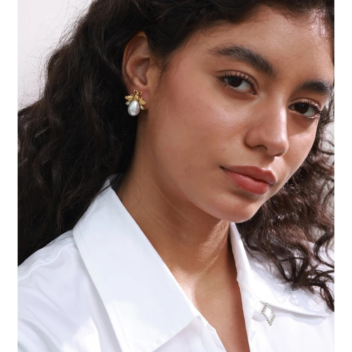 Cercei Queen Bee, aurii, cu perle, din oțel inoxidabil placat cu aur 18K, în formă de albină - Colecția Universe of Pearls [4]