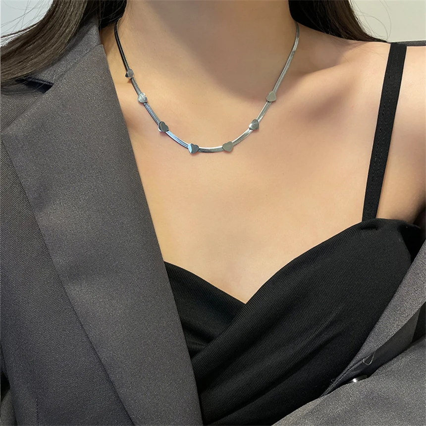 Colier Joanna, argintiu, din oțel inoxidabil, tip snake chain, model cu inimi [4]
