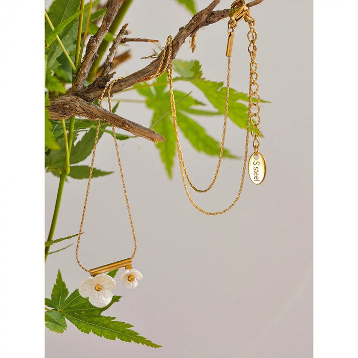 Colier Hanna, auriu, cu model floral, din oțel inoxidabil placat cu aur 18K [3]