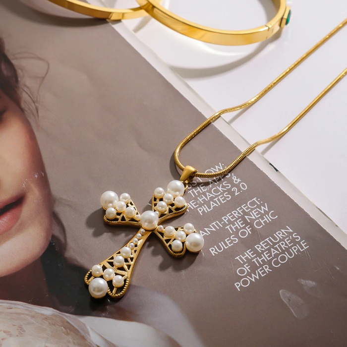 Colier Leandra, auriu, cu perle și pandativ cruce, din oțel inoxidabil placat cu aur 18K - Colecția Universe of Pearls [2]