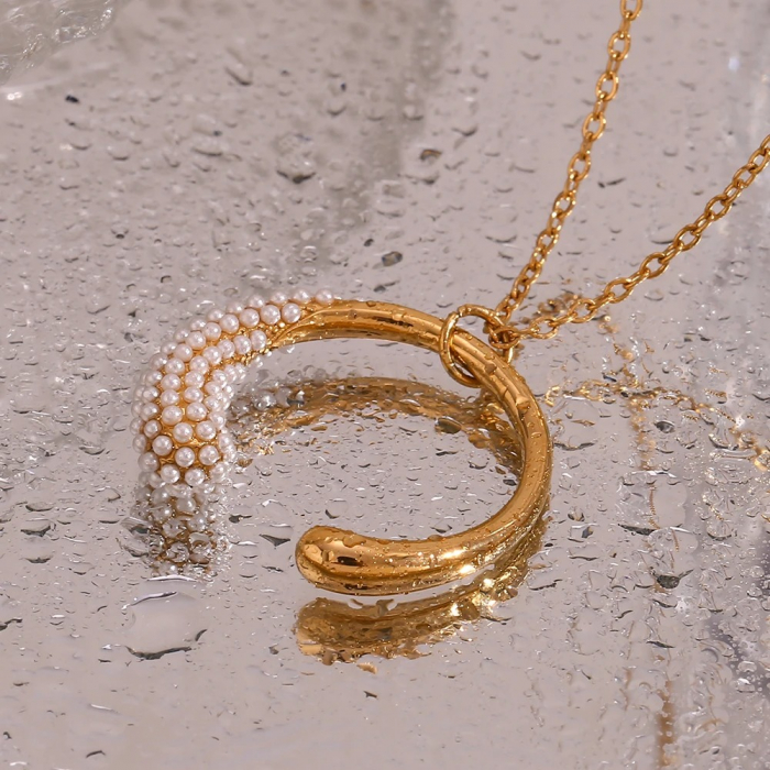 Colier Mabelyn, auriu, cu perle și pandantiv circular, din oțel inoxidabil placat cu aur 18K - Colecția Universe of Pearls [5]