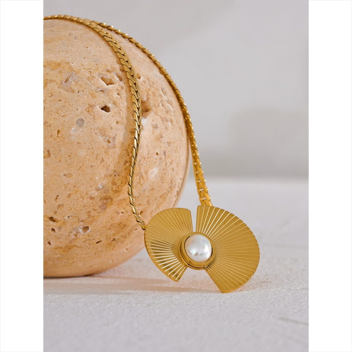 Paulina necklace, gold, made of 18K gold-plated stainless steel and pearl, with fan-shaped pendant - Parisian Collection [2]