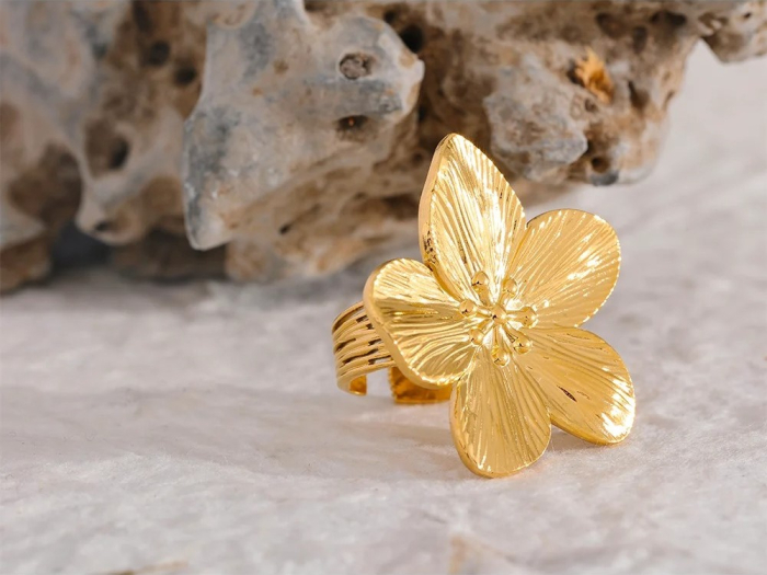 Janna ring, gold, flower-shaped, 18K gold plated, stainless steel, adjustable - Floral Paradise Collection [2]