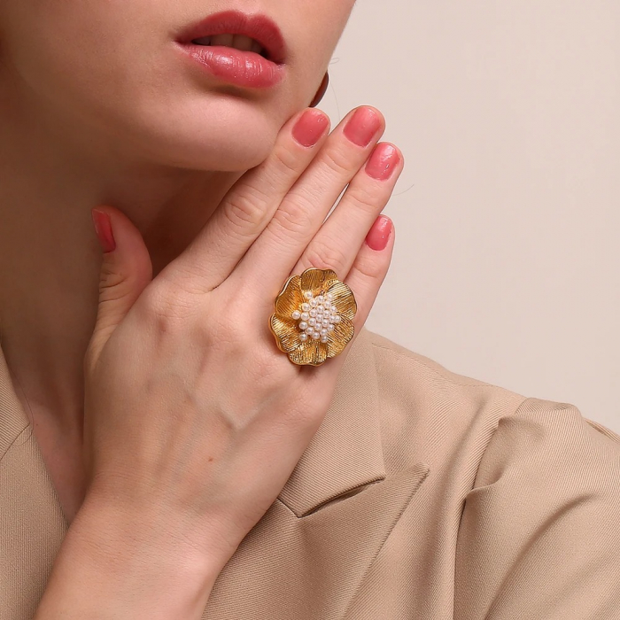 Inel Erie, auriu, în formă de floare, cu perle, din oțel inoxidabil placat cu aur 18K - Colecția Universe of Pearls [4]
